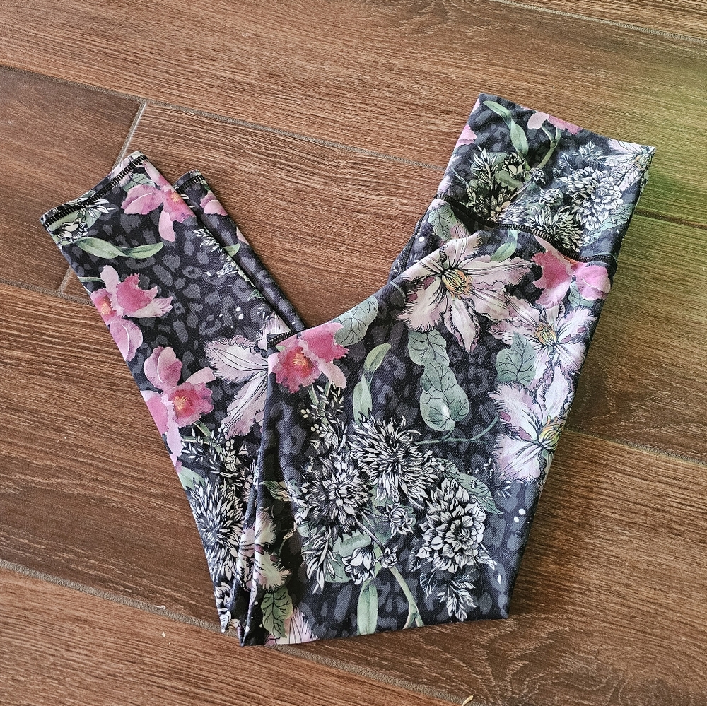 EVOLUTION AND CREATION FLORAL SZ MEDIUM LEGGINGS